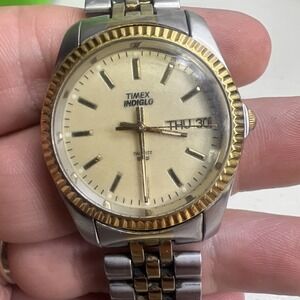 Working Men's Timex Indiglo Two Tone Analog Watch Untested